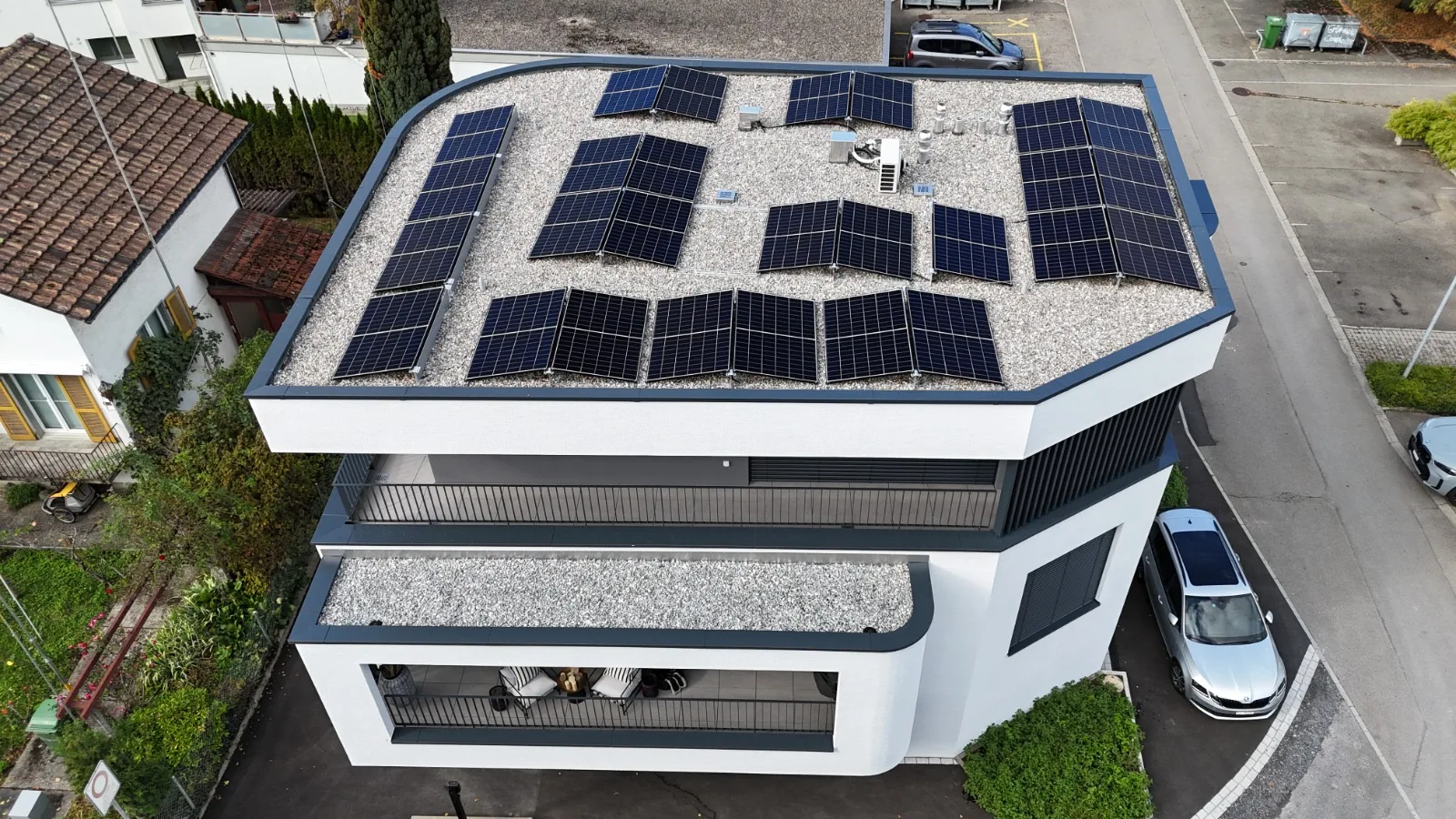 Photovoltaikanlage auf dem Dach des Neugüetli 13